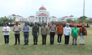 Pj Wali Kota Pimpinan Apel Siaga Bapak dan Bunda Asuh Stunting - FT