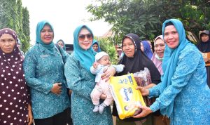 TP PKK Palopo Salurkan Bantuan FT