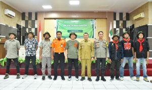 Kadis LH Lantik Forum Pencinta Alam Palopo ft