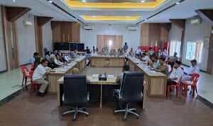 Anggota DPRD Palopo Silaturahim Kapolres ft