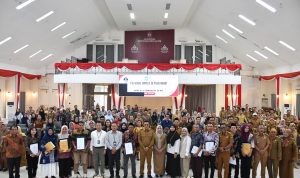 Penyerahan Simbolis SK Badan Hukum Koperasi Merah Putih Se-Kota Palopo