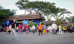 Tingkatkan Kebugaran Fisik dan Kebersihan Lingkungan, Pemkot Senam dan Kerja Bakti di Kawasan Terminal Tingkatkan Kebugaran Fisik dan Kebersihan Lingkungan, Pemkot Senam dan Kerja Bakti di Kawasan Terminal