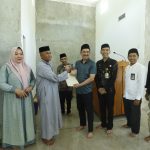 Safari Jumat, Pj Wali Kota Palopo Serahkan Sertifikat Wakaf Masjid At-Tin Latuppa